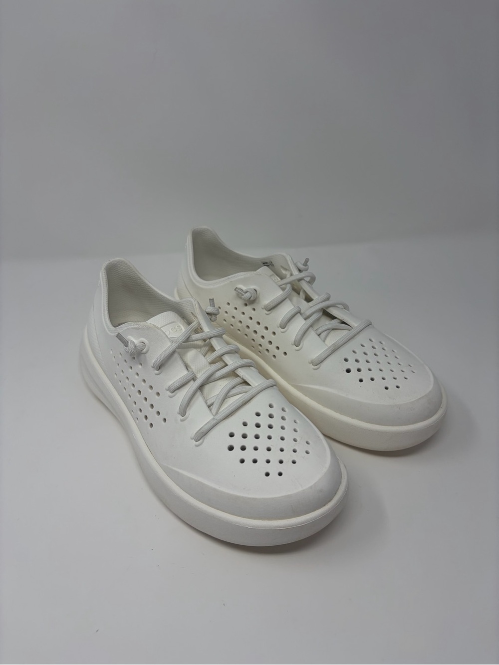 Crocs Women's 8 White InMotion Pacer Casual Shoes Sneakers Waterproof